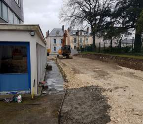 Création d'accès provisoire pour une extension de bâtiment